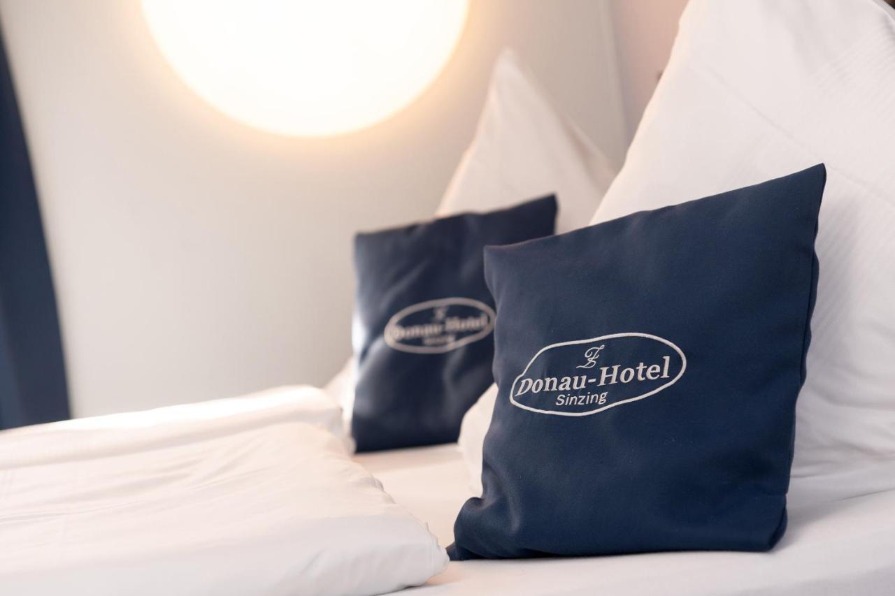 Donau-Hotel Sinzing Exteriör bild